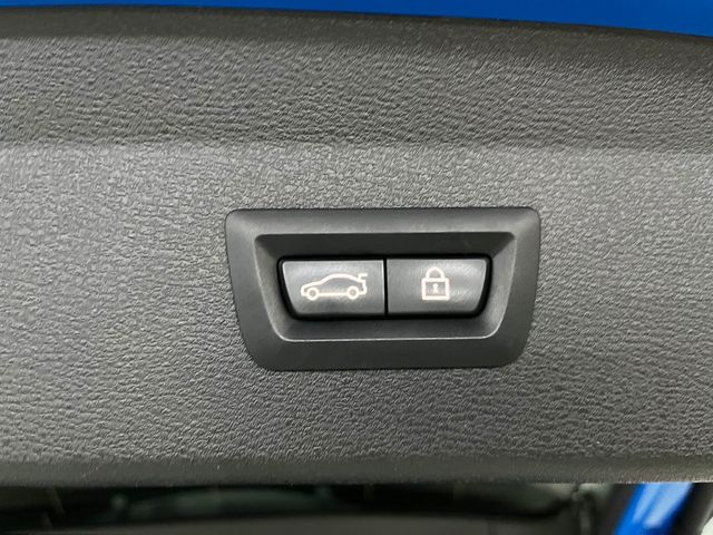 BMW X1 xDrive25e color Azul. Año 2021. 162KW(220CV). Híbrido Electro/Gasolina. En concesionario Unicars Ponent de Lleida