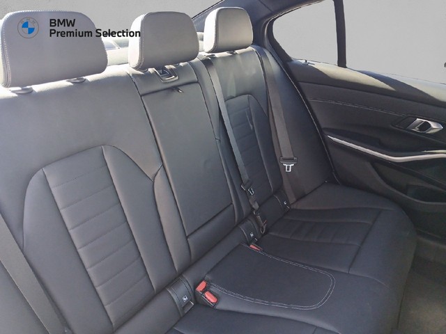 BMW Serie 3 318d color Negro. Año 2024. 110KW(150CV). Híbrido Electro/Diesel. En concesionario Adler Motor S.L. TOLEDO de Toledo