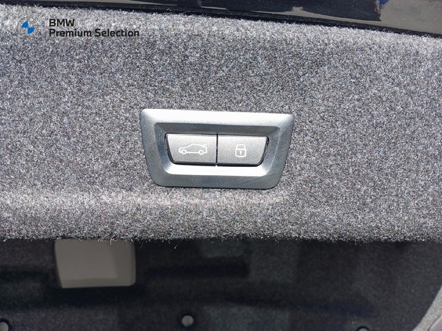 BMW Serie 3 318d color Negro. Año 2024. 110KW(150CV). Híbrido Electro/Diesel. En concesionario Adler Motor S.L. TOLEDO de Toledo