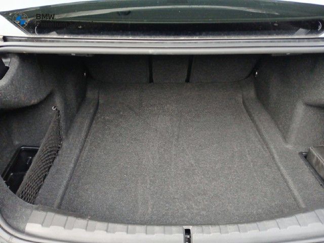 BMW Serie 3 320d color Negro. Año 2024. 140KW(190CV). Híbrido Electro/Diesel. En concesionario Adler Motor S.L. TOLEDO de Toledo