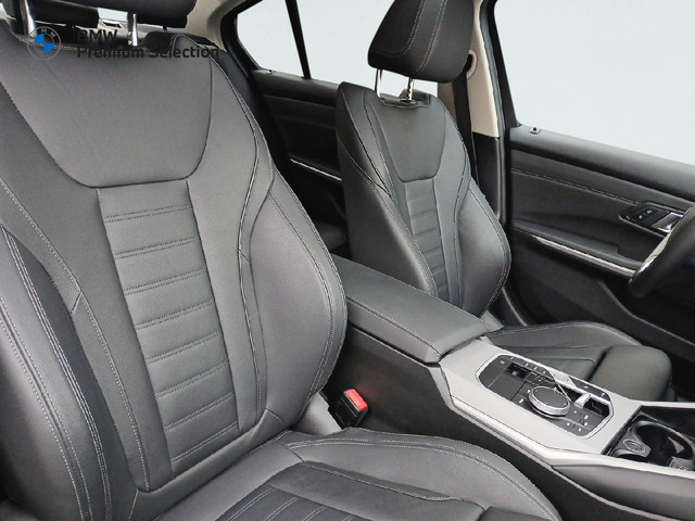 BMW Serie 3 320d color Negro. Año 2024. 140KW(190CV). Híbrido Electro/Diesel. En concesionario Adler Motor S.L. TOLEDO de Toledo