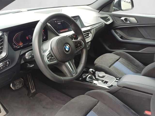 BMW Serie 2 218i Gran Coupe color Negro. Año 2022. 103KW(140CV). Gasolina. En concesionario Marmotor de Las Palmas
