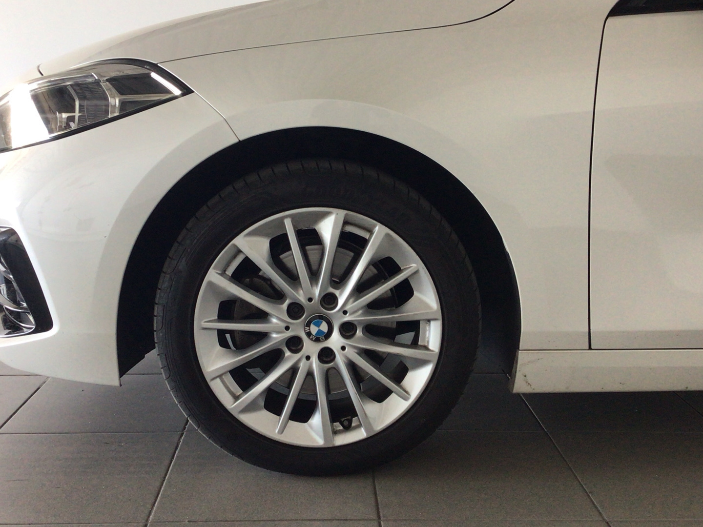 BMW Serie 1 118d color Blanco. Año 2019. 110KW(150CV). Diésel. En concesionario BYmyCAR Madrid - Alcalá de Madrid