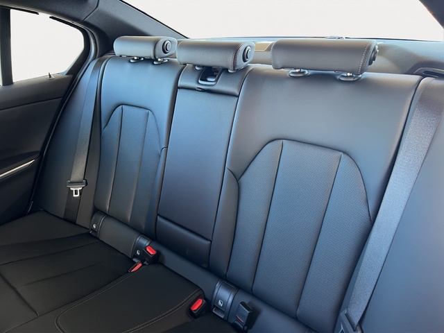 BMW Serie 3 318d color Azul. Año 2025. 110KW(150CV). Diésel. En concesionario Movitransa Cars Huelva de Huelva