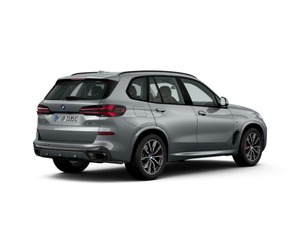 Fotos de BMW X5 xDrive50e color Gris. Año 2024. 360KW(489CV). Híbrido Electro/Gasolina. En concesionario Movilnorte El Carralero de Madrid