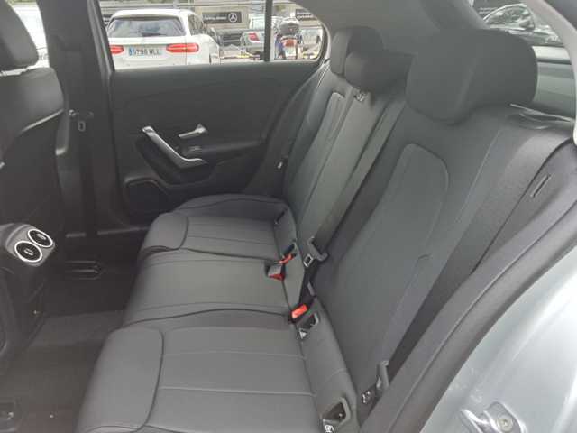 Mercedes-Benz Clase A 180 100 kW (136 CV)