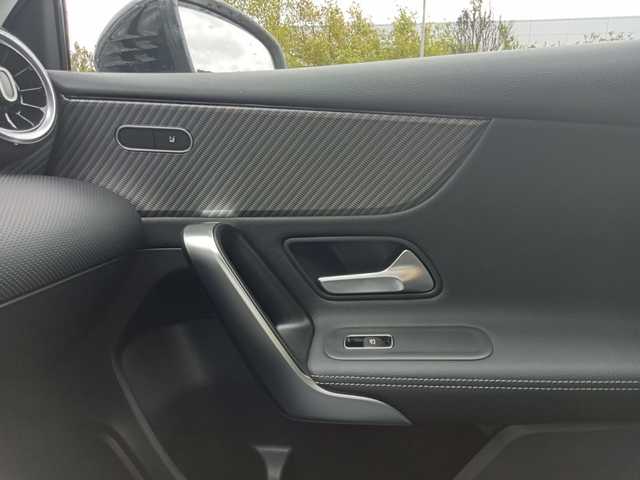 Mercedes-Benz Clase A 180 100 kW (136 CV)