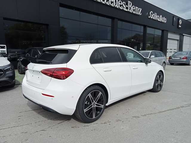 Mercedes-Benz Clase A 180 100 kW (136 CV)