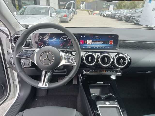 Mercedes-Benz Clase A 180 100 kW (136 CV)