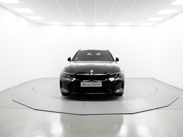 BMW Serie 3 320d Touring color Negro. Año 2025. 140KW(190CV). Diésel. En concesionario Móvil Begar Alicante de Alicante