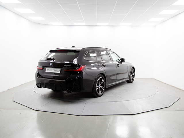BMW Serie 3 320d Touring color Negro. Año 2025. 140KW(190CV). Diésel. En concesionario Móvil Begar Alicante de Alicante