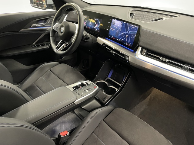 BMW X2 sDrive18d color Gris. Año 2024. 110KW(150CV). Diésel. En concesionario Maberauto de Castellón