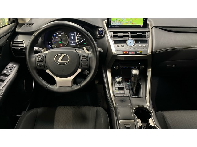 Lexus NX 300h Business Navigation 2WD 145 kW (197 CV)