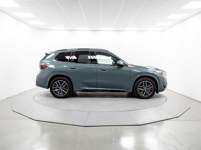 BMW X1 xDrive30e color Verde. Año 2024. 240KW(326CV). Híbrido Electro/Gasolina. En concesionario Móvil Begar Alicante de Alicante