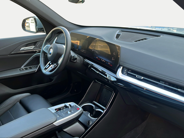 BMW X1 sDrive20d color Blanco. Año 2025. 120KW(163CV). Diésel. En concesionario Ilbira Motor | Granada de Granada
