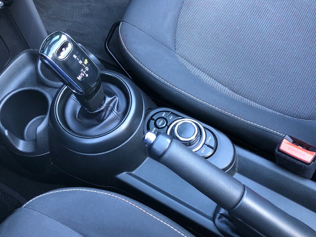 fotoG 16 del MINI MINI Cabrio Cooper 100 kW (136 CV) 136cv Gasolina del 2022 en Madrid