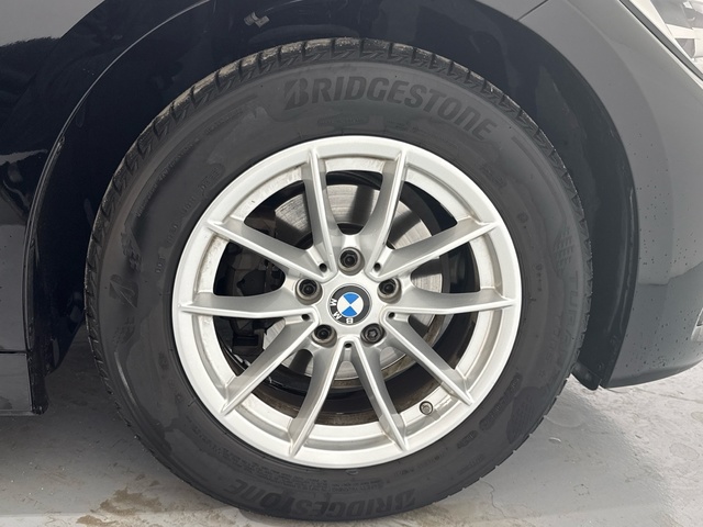 BMW Serie 3 318d color Negro. Año 2022. 110KW(150CV). Diésel. En concesionario Auto Premier, S.A. - MADRID de Madrid