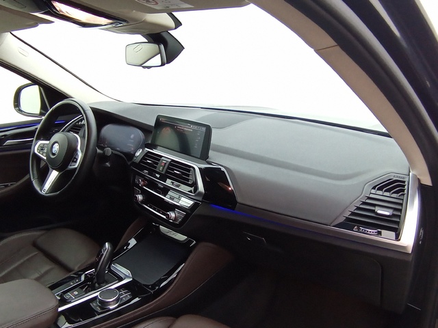 BMW X4 xDrive20d color Gris. Año 2021. 140KW(190CV). Diésel. En concesionario Augusta Aragon S.A. de Zaragoza