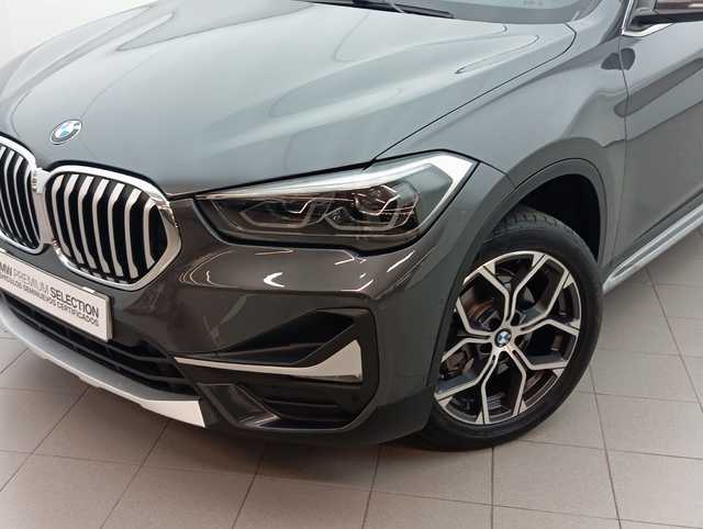BMW X1 sDrive18d color Gris. Año 2022. 110KW(150CV). Diésel. En concesionario Augusta Aragon S.A. de Zaragoza