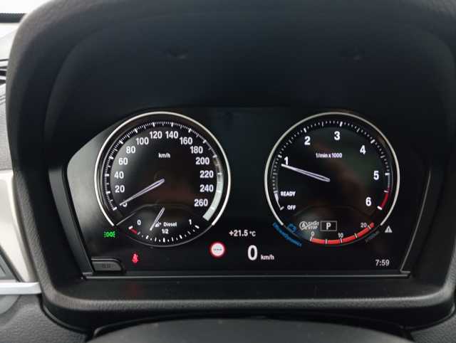 BMW X1 sDrive18d color Gris. Año 2022. 110KW(150CV). Diésel. En concesionario Augusta Aragon S.A. de Zaragoza