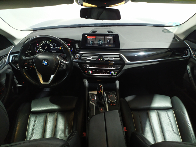 BMW Serie 5 530d Touring color Gris. Año 2018. 195KW(265CV). Diésel. En concesionario Hispamovil, Orihuela de Alicante