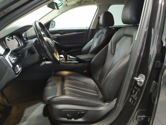 BMW Serie 5 530d Touring color Gris. Año 2018. 195KW(265CV). Diésel. En concesionario Hispamovil, Orihuela de Alicante