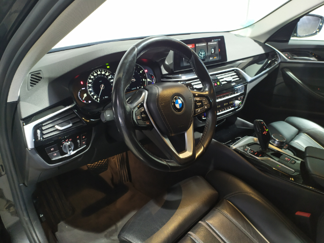 BMW Serie 5 530d Touring color Gris. Año 2018. 195KW(265CV). Diésel. En concesionario Hispamovil, Orihuela de Alicante
