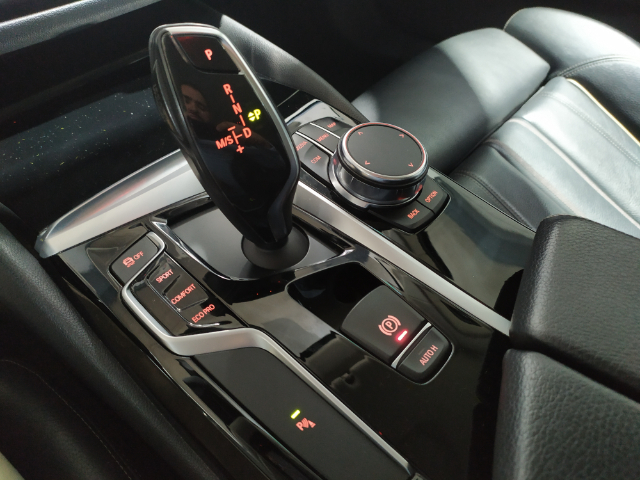 BMW Serie 5 530d Touring color Gris. Año 2018. 195KW(265CV). Diésel. En concesionario Hispamovil, Orihuela de Alicante