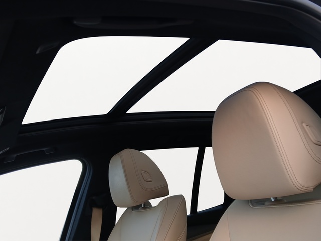 BMW X3 xDrive20d color Negro. Año 2021. 140KW(190CV). Diésel. En concesionario ALZIRA Automoviles Fersan, S.A. de Valencia