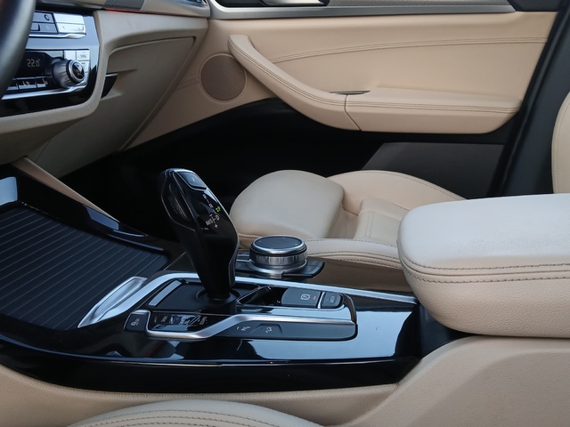 BMW X3 xDrive20d color Negro. Año 2021. 140KW(190CV). Diésel. En concesionario ALZIRA Automoviles Fersan, S.A. de Valencia