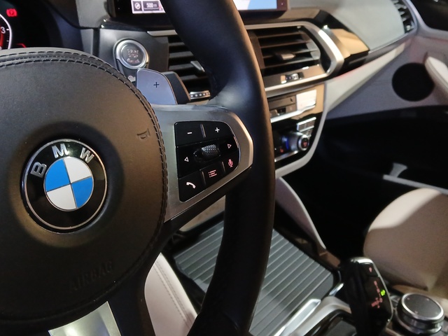 BMW X4 xDrive20i color Negro. Año 2019. 135KW(184CV). Gasolina. En concesionario GANDIA Automoviles Fersan, S.A. de Valencia