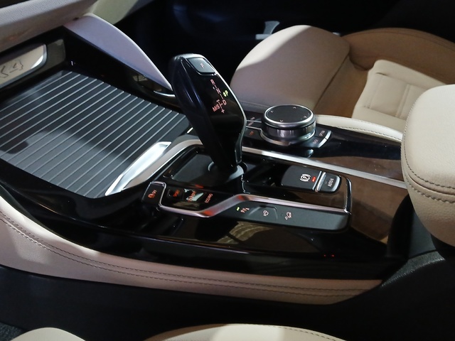 BMW X4 xDrive20i color Negro. Año 2019. 135KW(184CV). Gasolina. En concesionario GANDIA Automoviles Fersan, S.A. de Valencia