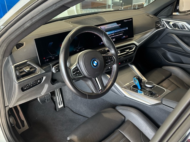 BMW i4 M50 color Gris. Año 2022. 400KW(544CV). Eléctrico. En concesionario Pruna Motor de Barcelona