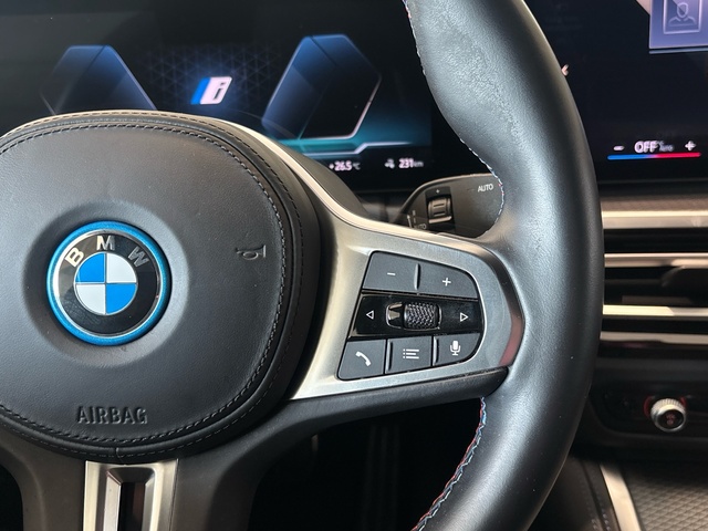 BMW i4 M50 color Gris. Año 2022. 400KW(544CV). Eléctrico. En concesionario Pruna Motor de Barcelona