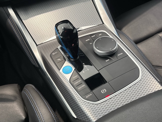 BMW i4 M50 color Gris. Año 2022. 400KW(544CV). Eléctrico. En concesionario Pruna Motor de Barcelona