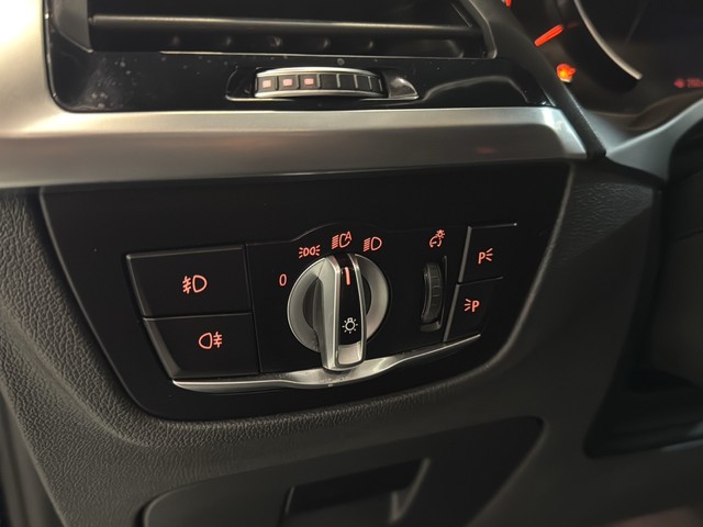 BMW X3 xDrive20d color Negro. Año 2021. 140KW(190CV). Diésel. En concesionario Enekuri Motor de Vizcaya