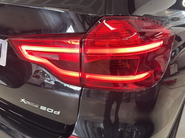 BMW X3 xDrive20d color Negro. Año 2021. 140KW(190CV). Diésel. En concesionario Enekuri Motor de Vizcaya