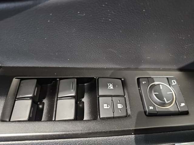 Foto 23 Lexus UX 250h Business 2WD 135 kW (184 CV)