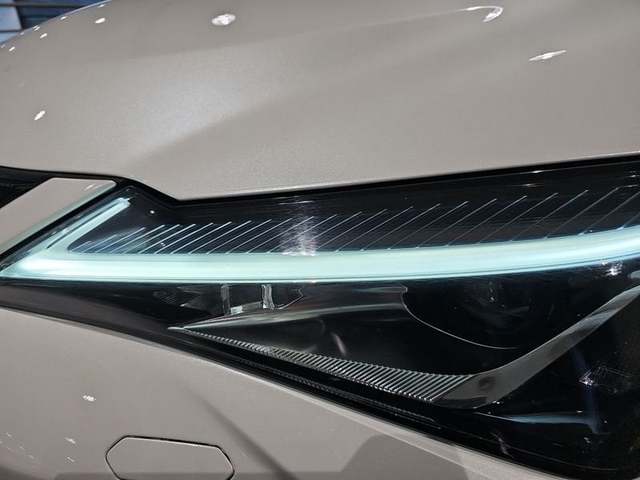 Foto 24 Lexus UX 250h Business 2WD 135 kW (184 CV)