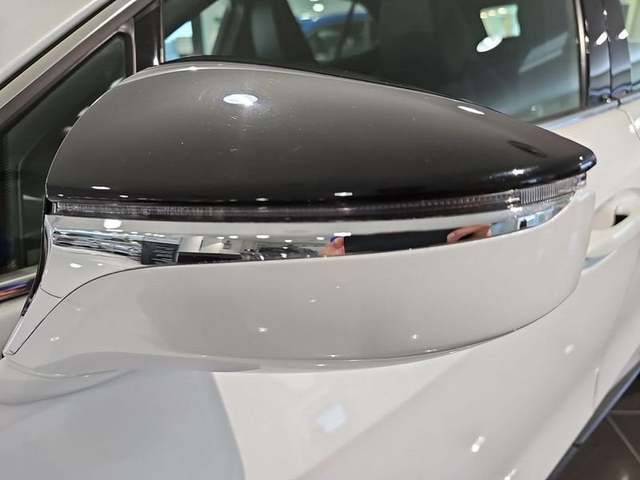 Foto 26 Lexus UX 250h Business 2WD 135 kW (184 CV)