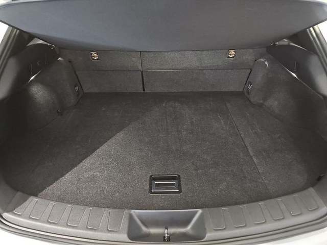 Foto 28 Lexus UX 250h Business 2WD 135 kW (184 CV)