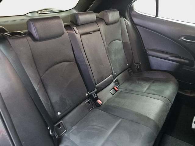 Foto 8 Lexus UX 300h Plus 146 kW (199 CV)