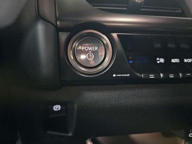 Foto 22 Lexus UX 300h Plus 146 kW (199 CV)