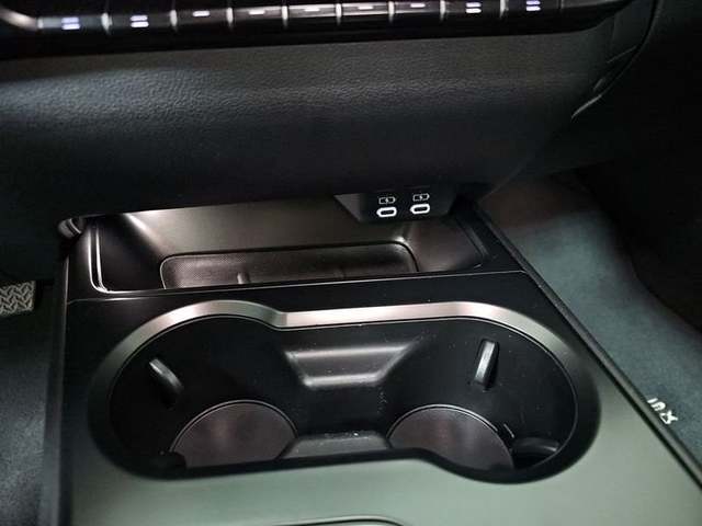 Foto 29 Lexus UX 300h Plus 146 kW (199 CV)