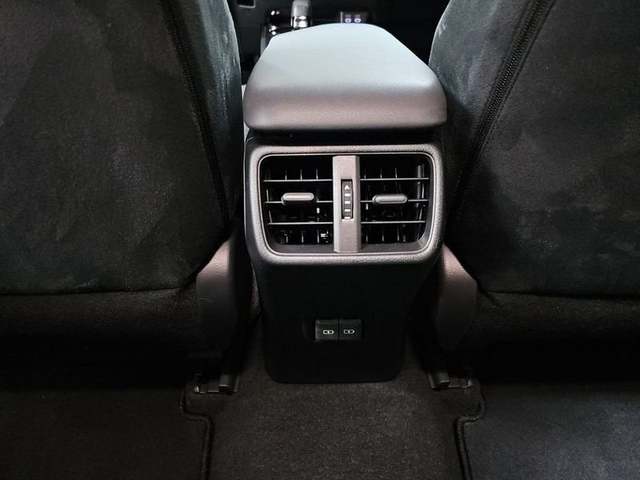 Foto 30 Lexus UX 300h Plus 146 kW (199 CV)