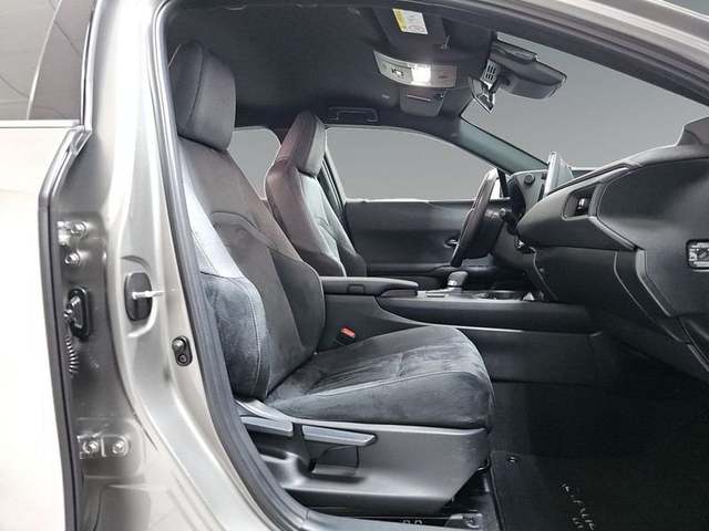 Foto 7 Lexus UX 300h Plus 146 kW (199 CV)