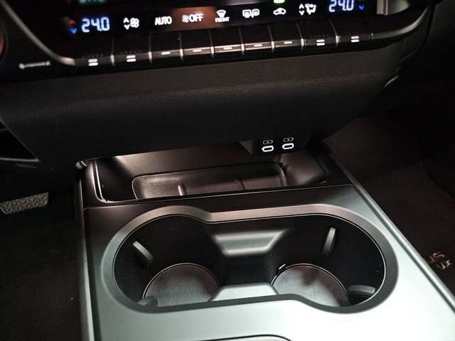 Foto 21 Lexus UX 300h Plus 146 kW (199 CV)