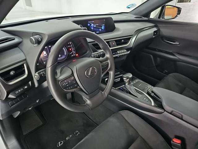 Foto 9 Lexus UX 250h Business 2WD 135 kW (184 CV)