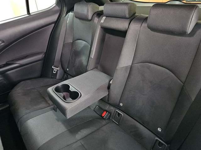 Foto 12 Lexus UX 250h Business 2WD 135 kW (184 CV)