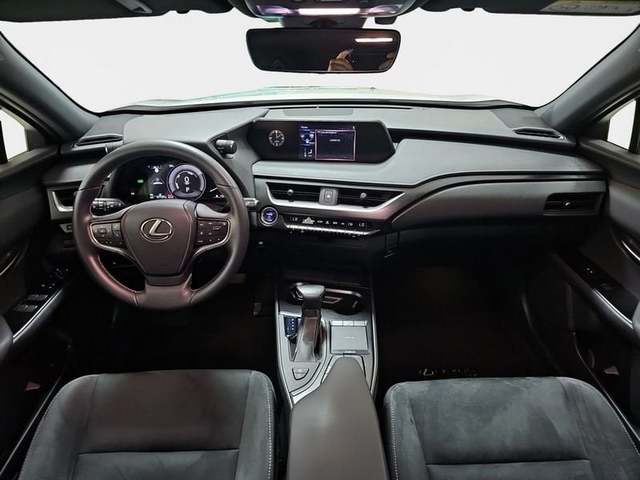 Foto 13 Lexus UX 250h Business 2WD 135 kW (184 CV)